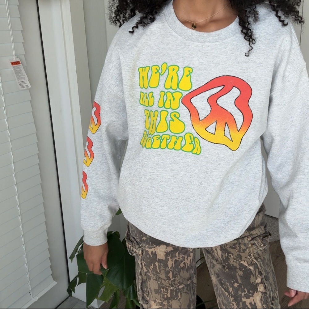 Graphic Sweatshirt with Peace Sign